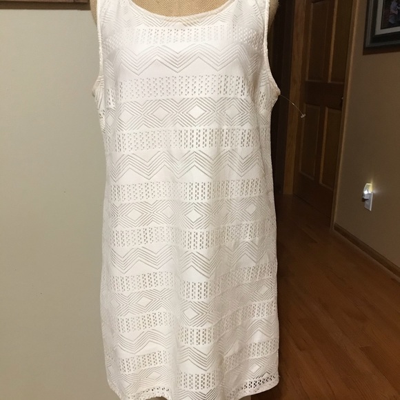 Xhilaration Dresses & Skirts - Geometric lace dress